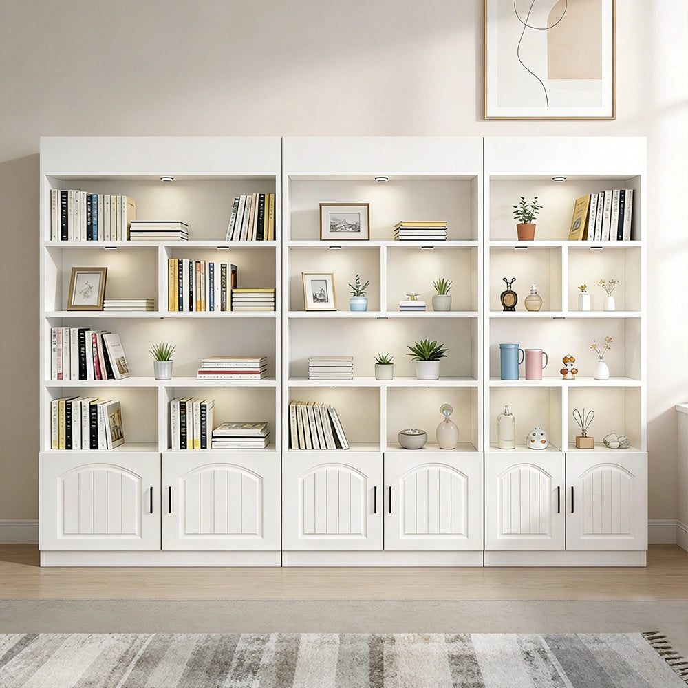 【ラック・本棚】大量収納を叶える扉付き設計 選べる4タイプ・4サイズ